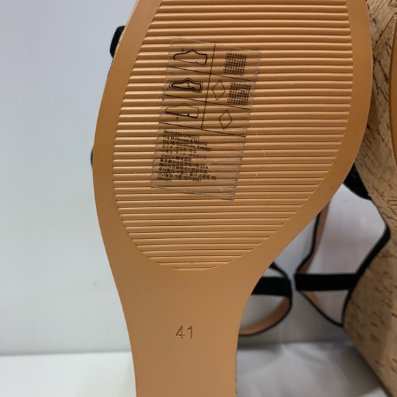 BRAND NEW H&M Black Sz 9.5 Strappy Cork Wedges Velour Feel Straps Platform’s - Picture 6 of 11